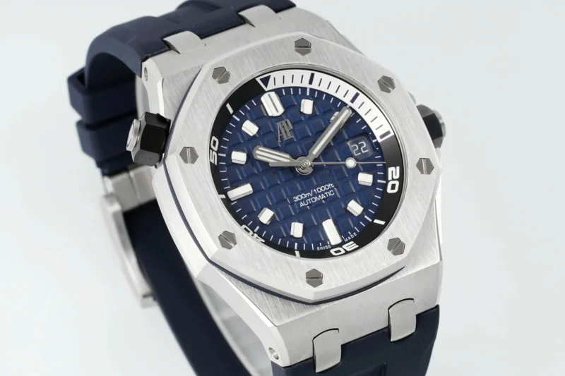 Super Clone Audemars Piguet Royal Oak Offshore Diver 15720ST 42mm Blue Dial — case and bezel