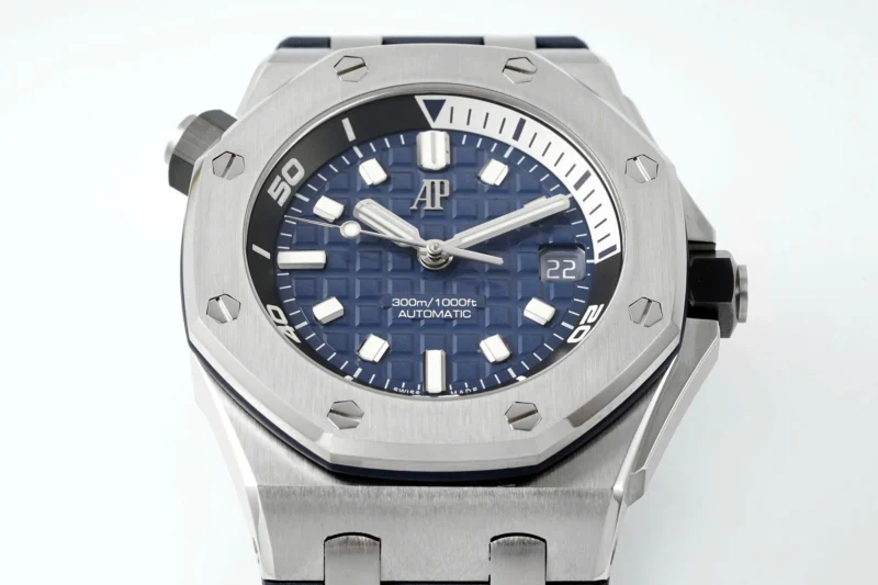 Super Clone Audemars Piguet Royal Oak Offshore Diver 15720ST 42mm Blue Dial — clasp and links