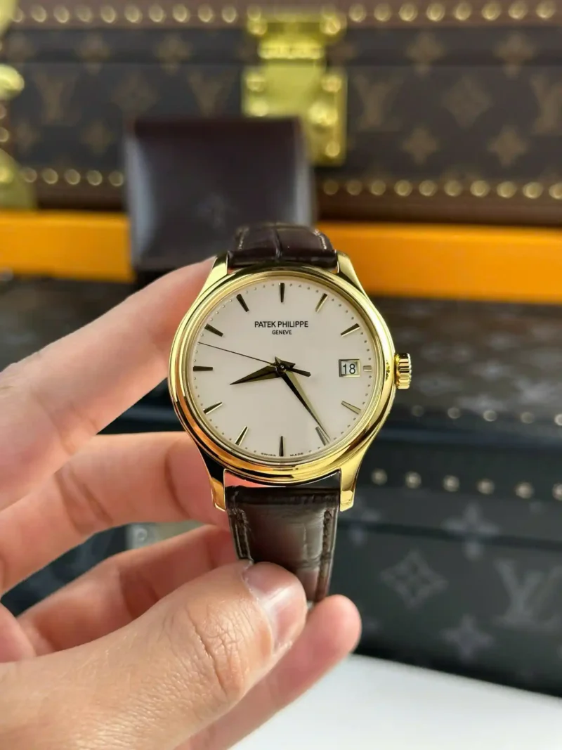 Super Clone Patek Philippe Calatrava 5227J-001 Yellow Gold Date Sweep Seconds 39mm – — bracelet detail