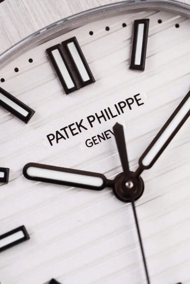 Super Clone Patek Philippe Nautilus 5711/1A-011 40mm White Dial V3 Update — bracelet detail