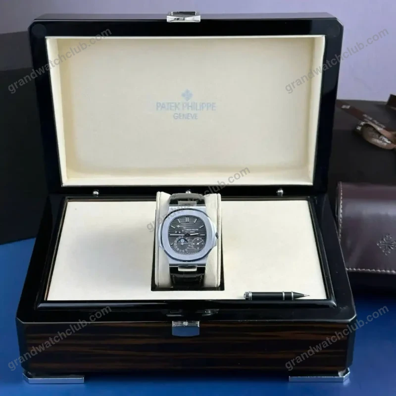 Super Clone Patek Philippe Nautilus 5712/1A – 001 Grey Dial V3 — dial close-up