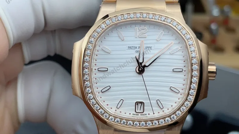 Super Clone Patek Philippe Nautilus 7118/1R-011 32.5mm Biele ciferník ružové zlato