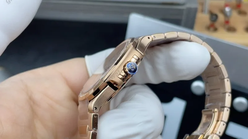 Super Clone Patek Philippe Nautilus 7118/1R-011 32.5mm Biele ciferník ružové zlato
