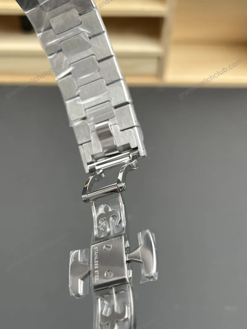 Super Clone Patek Philippe Nautilus 5712/1A-001 Blue Steels