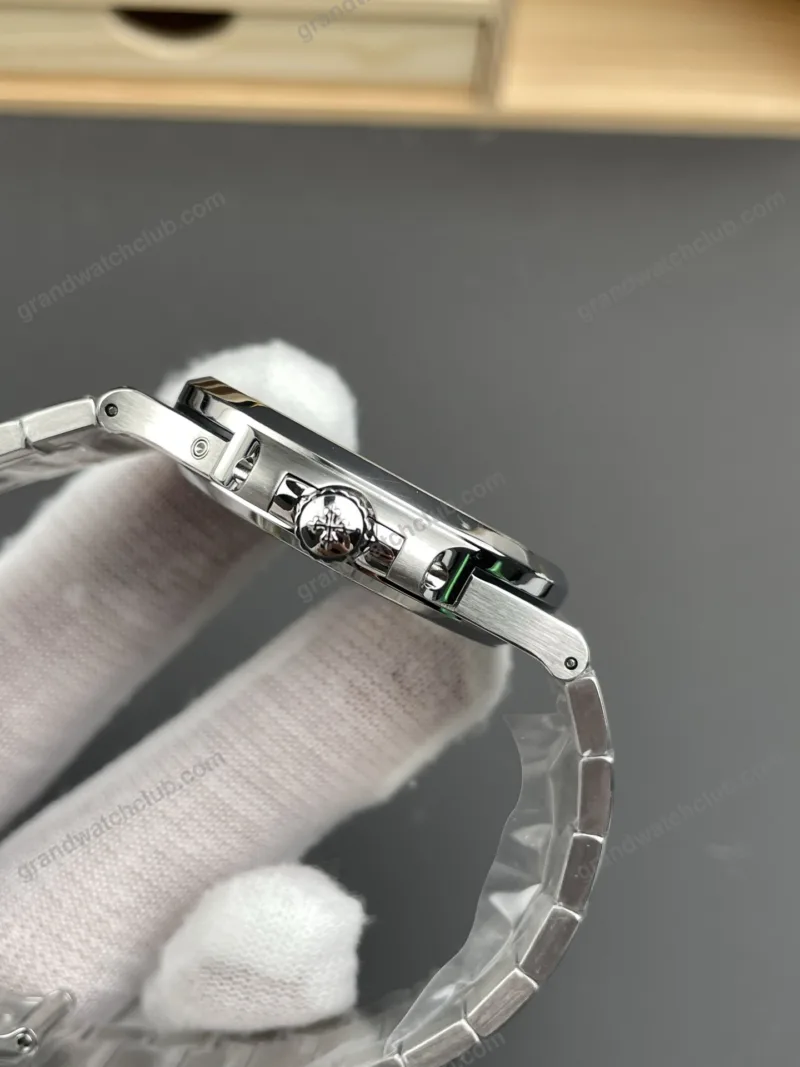 Super Clone Patek Philippe Nautilus 5712/1A-001 Blue Steels