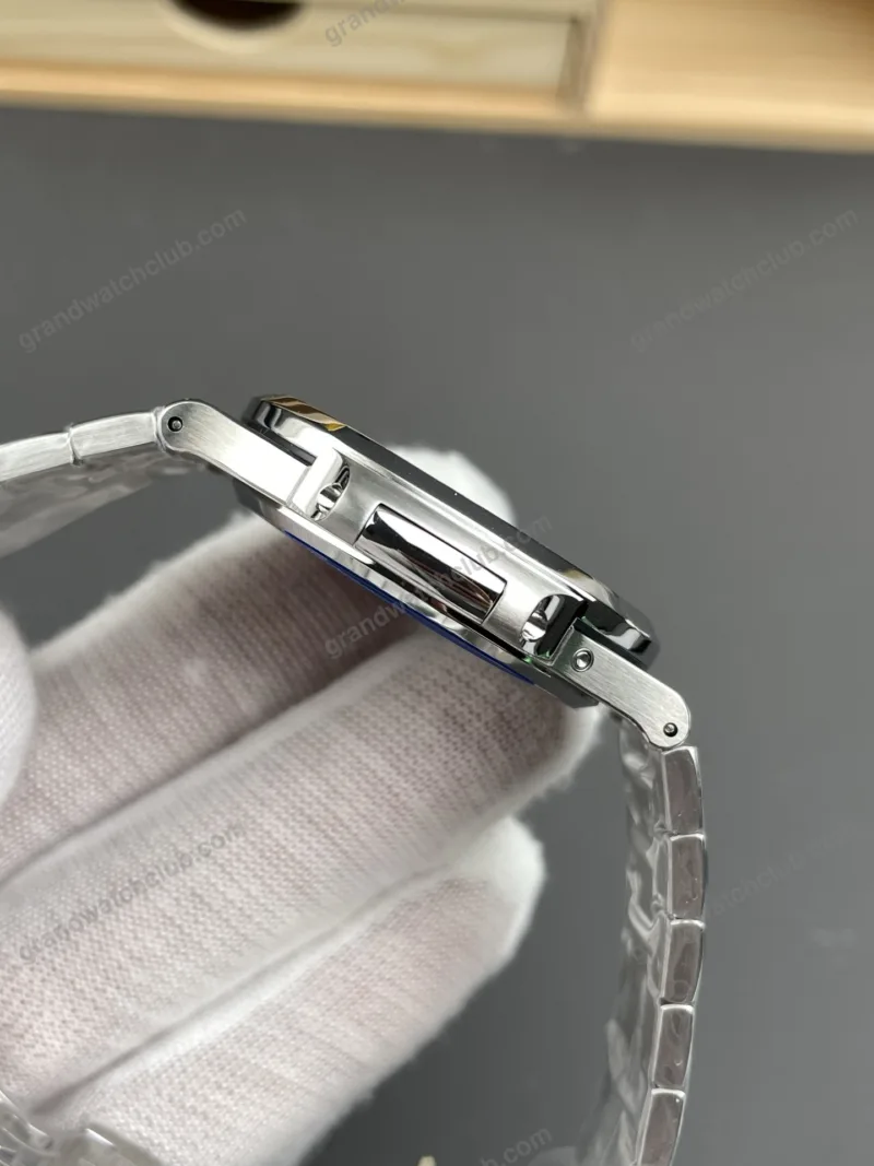 Super Clone Patek Philippe Nautilus 5712/1A-001 Blue Steels