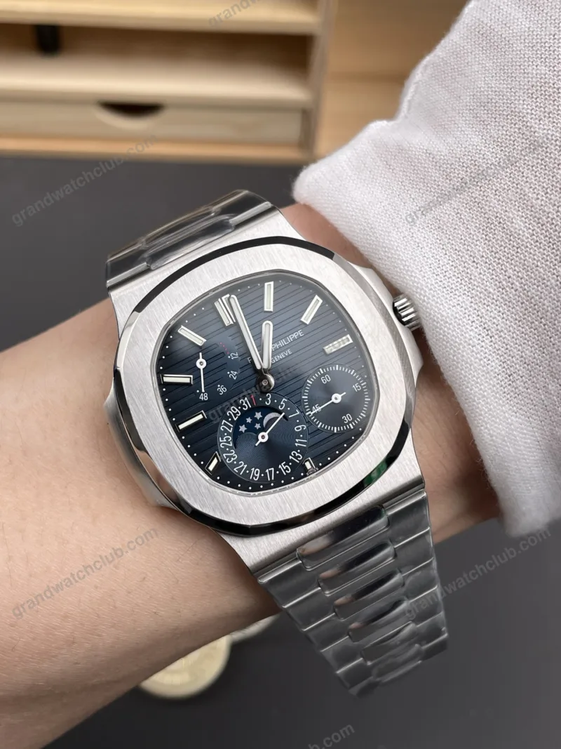 Super Clone Patek Philippe Nautilus 5712/1A-001 Blue Steels