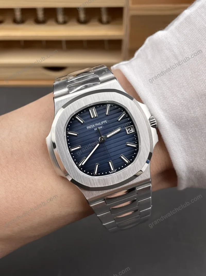 Super Clone Patek Philippe Nautilus 5811/1G-001 40mm “MODIFY” Modri klic Steel – švicarski SuperClone