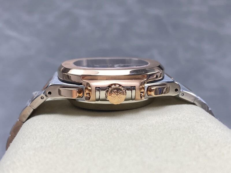 Super Clone Patek Philippe Nautilus Chronograph 5980/1AR-001 40.5mm Blue Dial Rose Gold Demi — bracelet detail