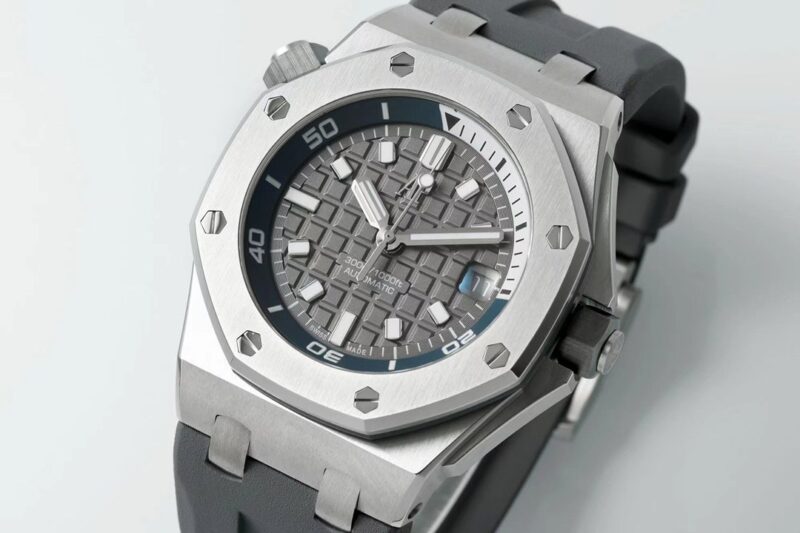 Super Clone Audemars Piguet Royal Oak Offshore Diver 15720ST 42mm Stainless Steel Grey Dial — bracelet detail