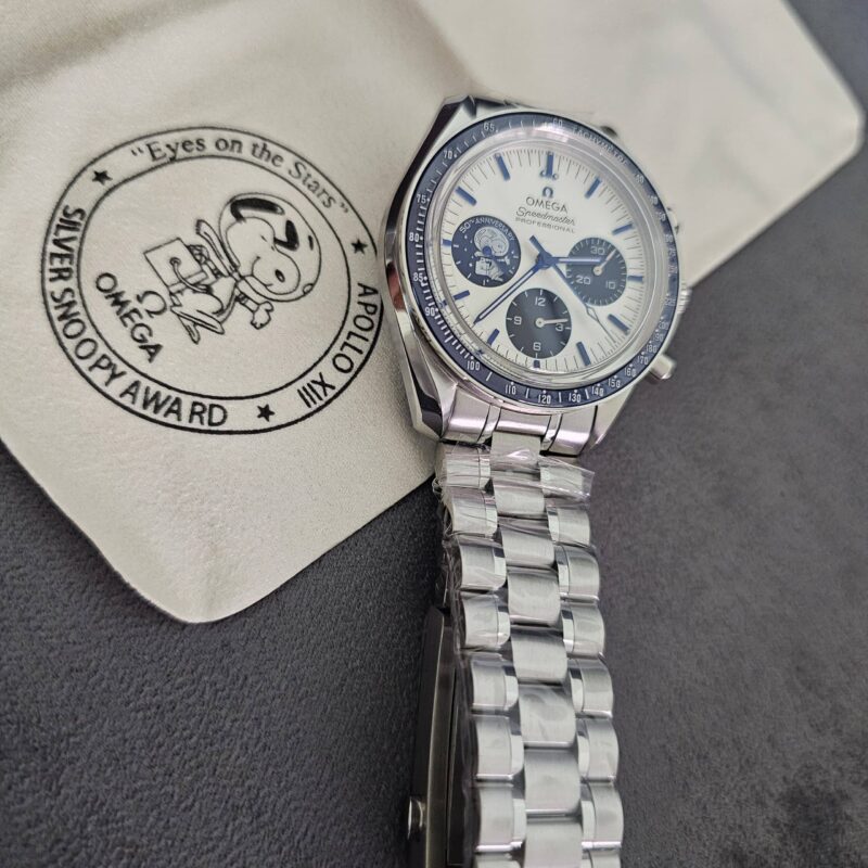 Omega Speedmaster Silver Snoopy Award 2023 Super Clone